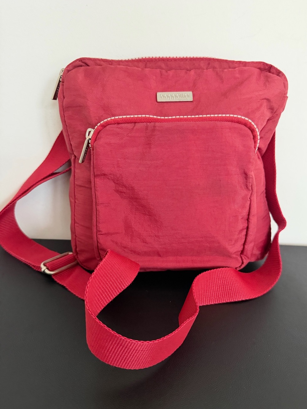 Baggallini Red Nylon Crossbody Shoulder Bag Organizer Travel Purse